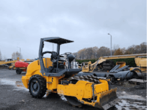 Walec okołkowany HAMM 3205 waga 6500kg z pługiem 